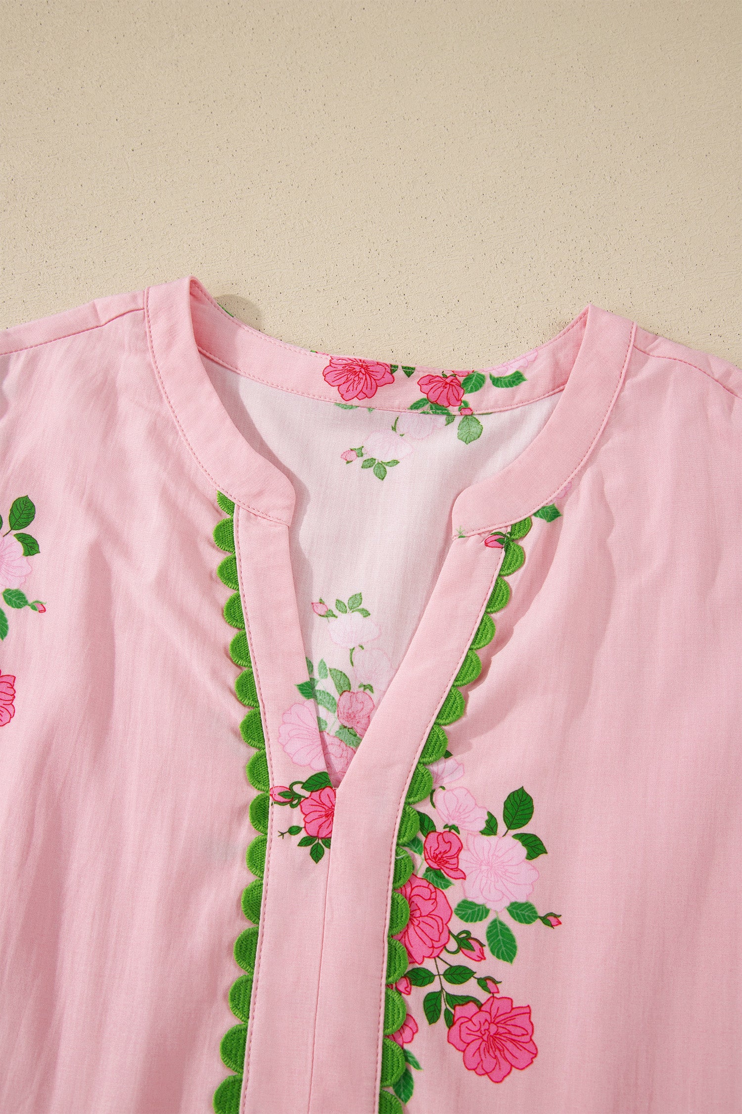 Robe longue à imprimé floral à manches courtes et col cranté bleu ciel