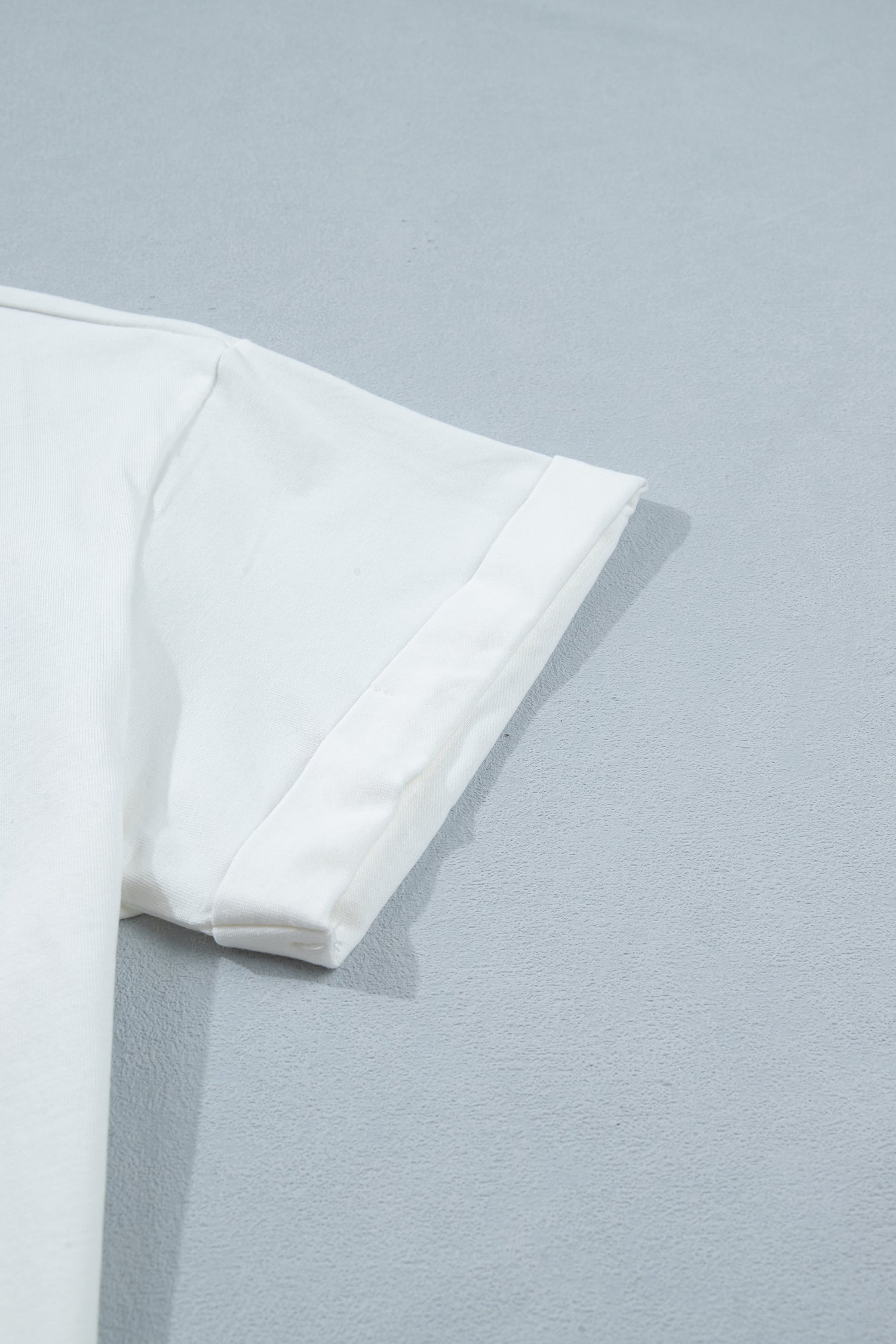 White Asymmetric Lace Hem — détail Tops/Tops & Tees, vue 8, LeGeekShop