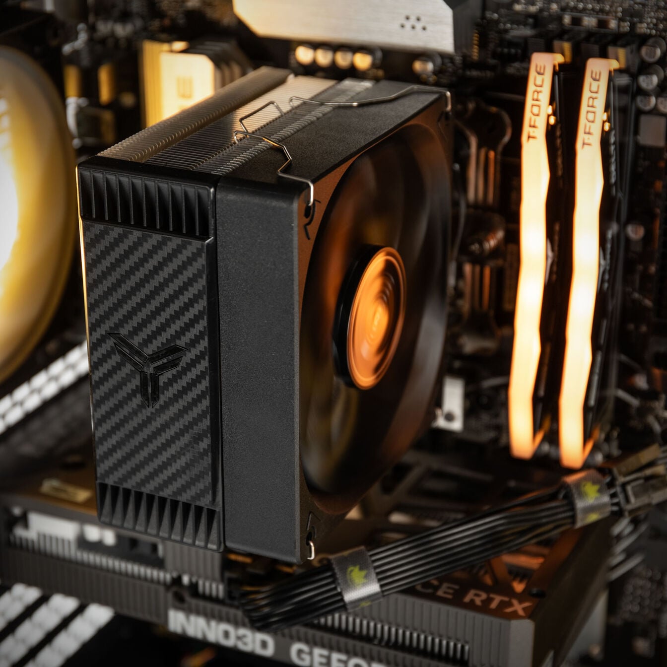 KingForge Gaming-PC Bronze, AMD Ryzen 5 7500F, RTX 5060, Phanteks Eclipse G370A – Fertig-PC avec Windows - King Mod Systems - vue 6