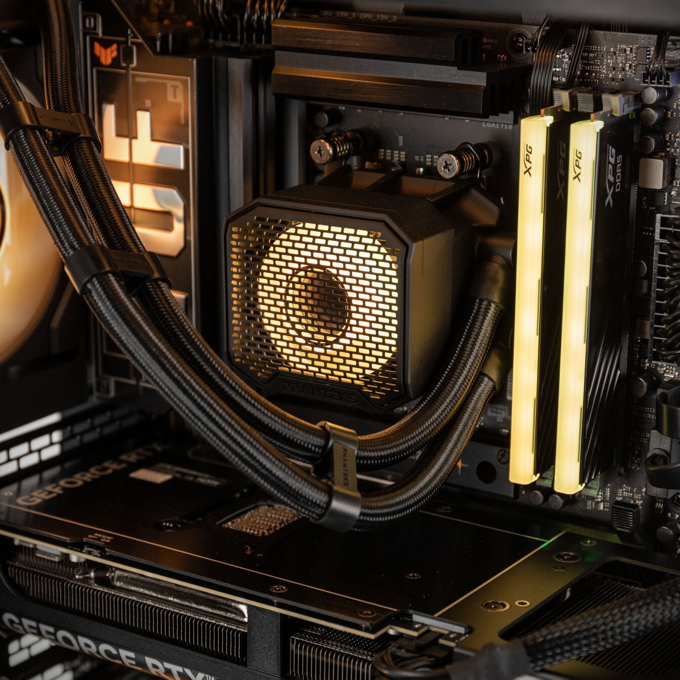 KingForge Gaming-PC Diamant, AMD Ryzen 7 9800X3D, RTX 5080, Phanteks Evolv X2 – Fertig-PC avec Windows - King Mod Systems - vue 6