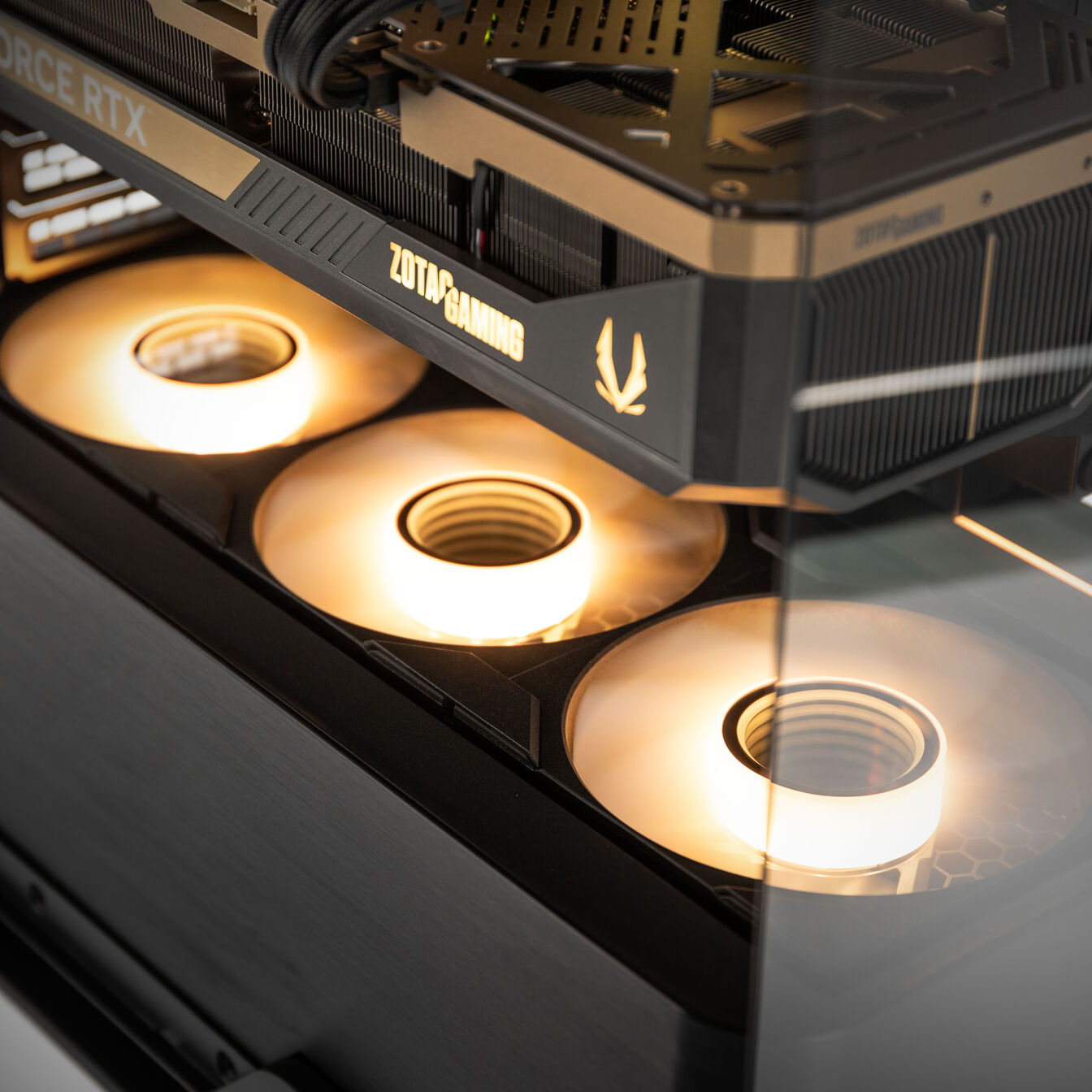 KingForge Gaming-PC GrandMaster, AMD Ryzen 7 9850X3D, RTX 5090, Phanteks Evolv X2 – Fertig-PC avec Windows - King Mod Systems - vue 8