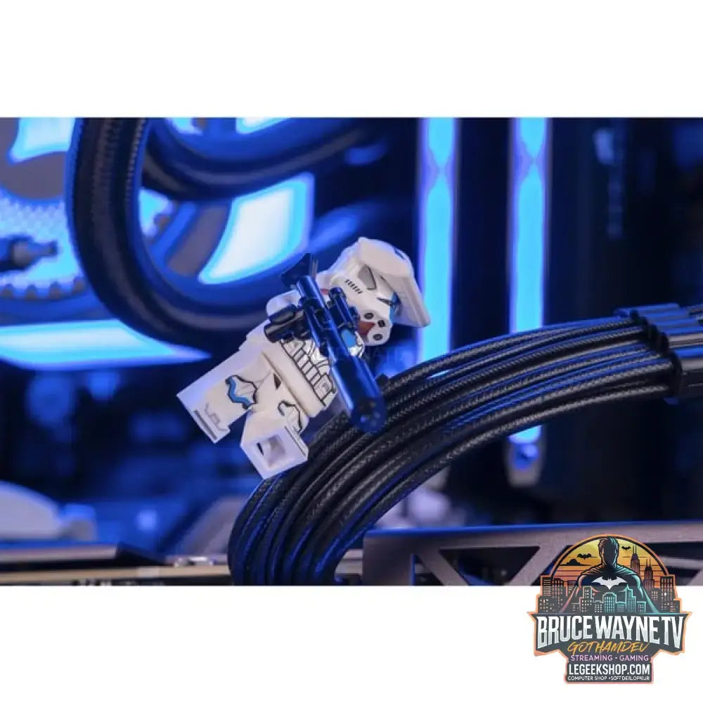Custom PC Series • iCUE Blue Madness Gaming PC — vue 7