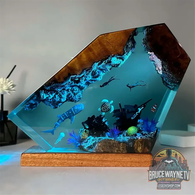 Lampe Résine Sous-Marine – Veilleuse LED Plongeurs Baleine Tortue vs Lampe de Table Résine Fonds Marins LED – Veilleuse USB Décorative : quel Lampe Décorative choisir ?