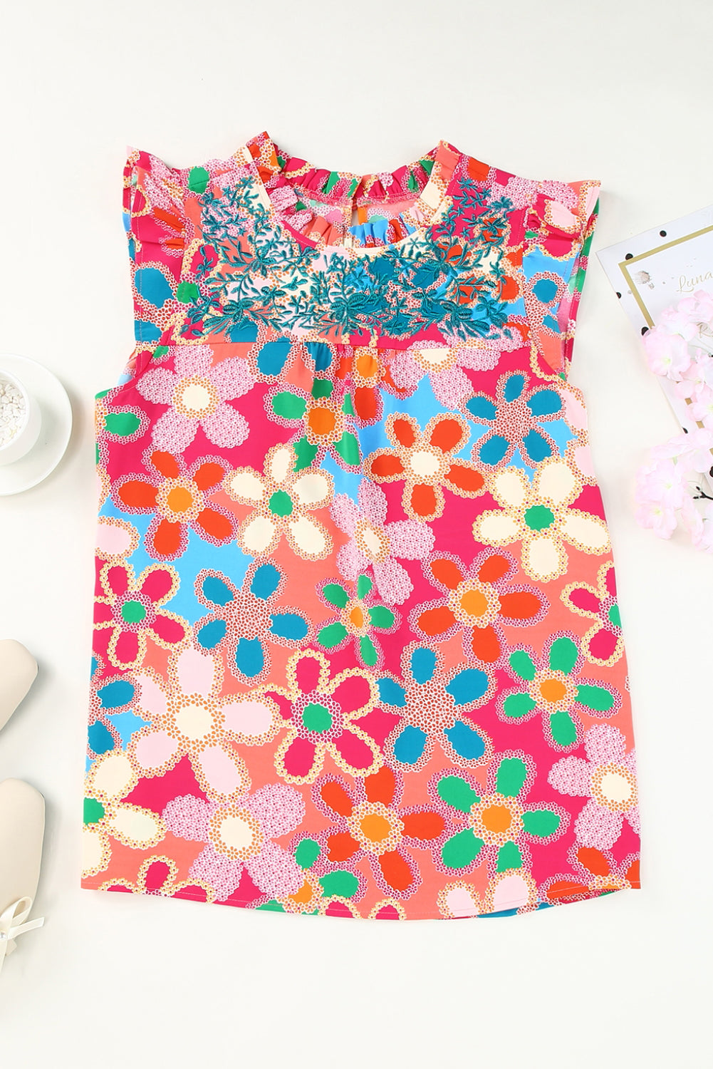 Débardeur imprimé floral, détails brodés, volants — rose