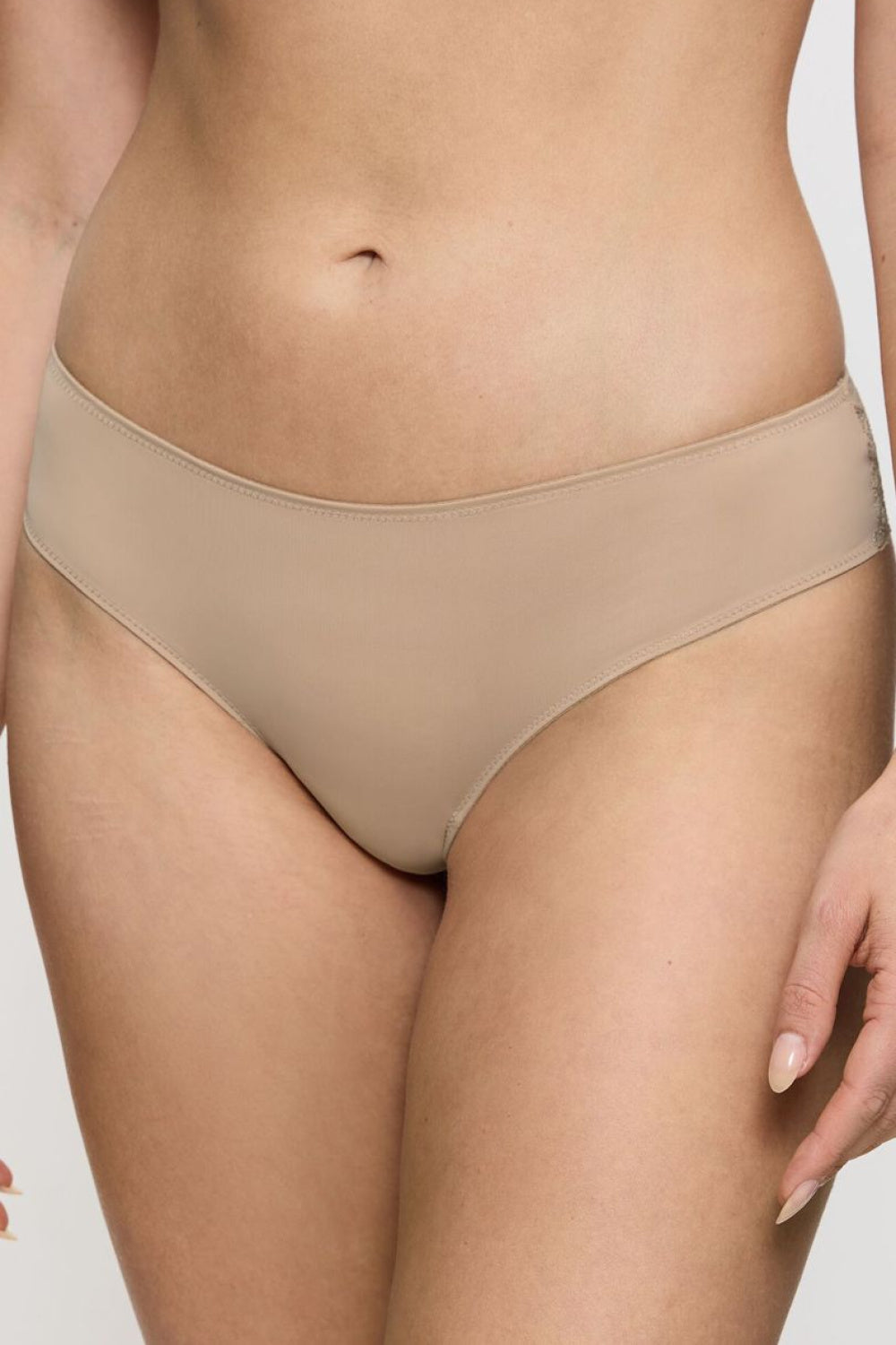 String femme Triumph Strings Strings — beige