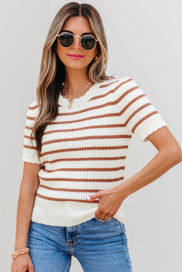 Pull femme rayé, manches courtes, col rond, festonné — kaki