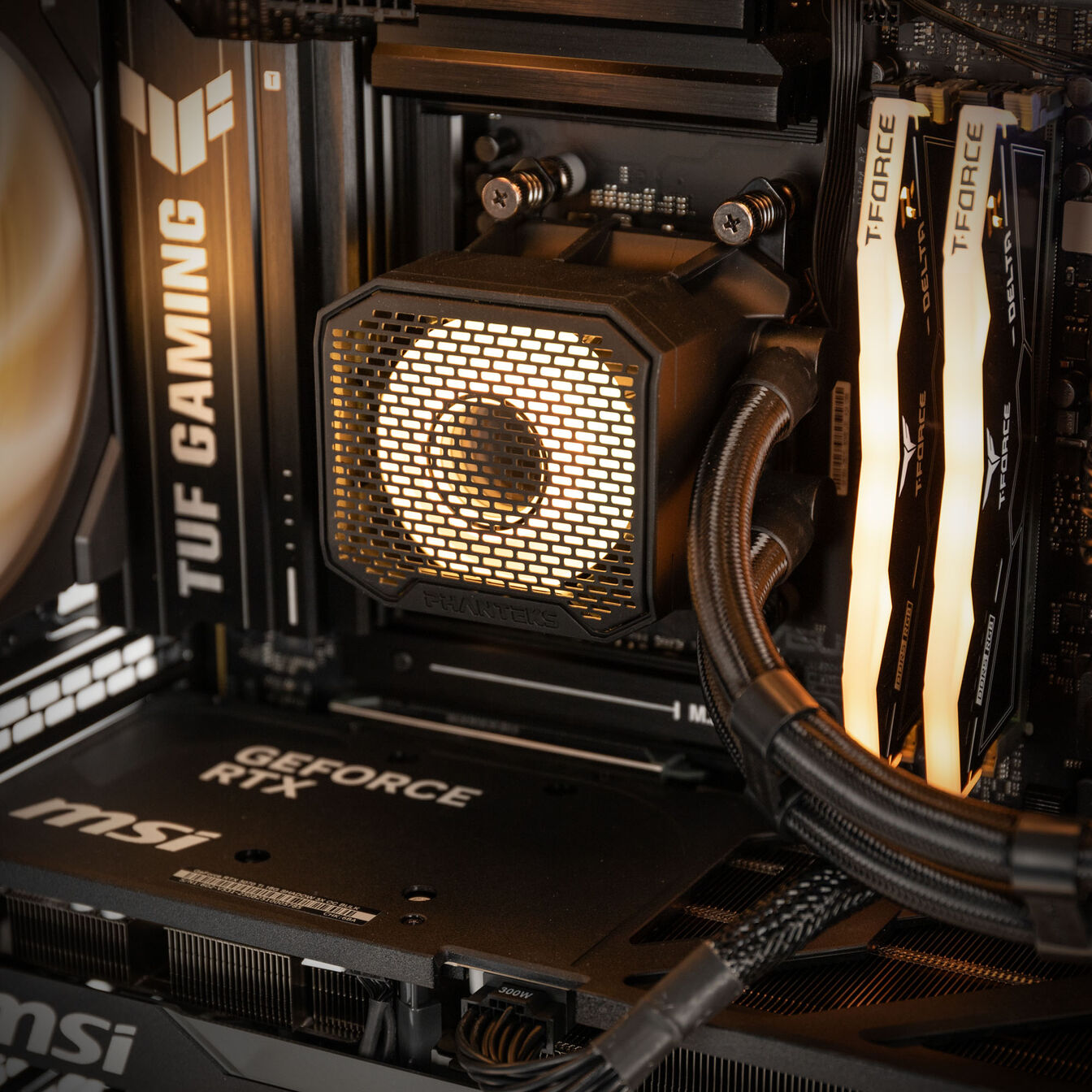 KingForge Gaming-PC Platin, AMD Ryzen 7 7800X3D, RTX 5070 Ti, Phanteks Eclipse G400A – Fertig-PC - King Mod Systems - vue 6