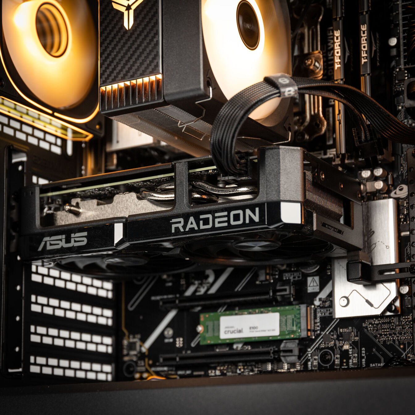 KingForge Gaming-PC argent, AMD Ryzen 5 9500F, RX 9060 XT 16GB, Phanteks Eclipse G370A – Fertig-PC - King Mod Systems - vue 8