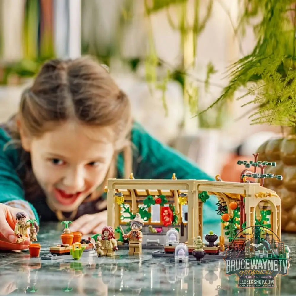 LEGO 76445 Harry Potter Schloss Hogwarts: Kräuterkundeunterricht, jeu de construction - LEGO - vue 2