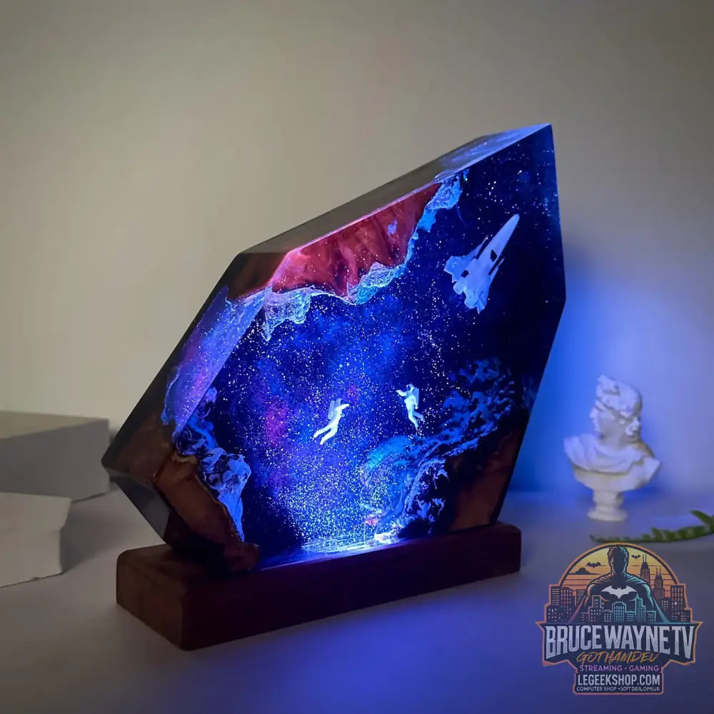 Sculpture Lumineuse en Résine Galaxie – Exploration des Étoiles pour Décoration de Bureau à Domicile – Œuvre d’Art